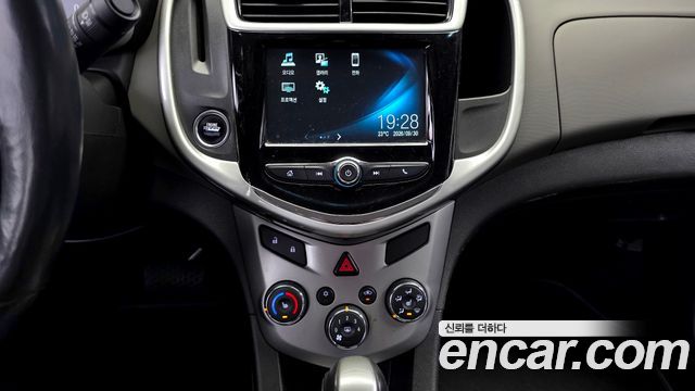 Chevrolet Aveo Sedan 1.4 Turbo LT 2017 — фото 15