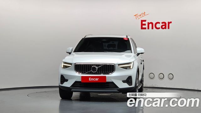 Volvo XC40 B4 Ultimate Bright 2023 — фото 3