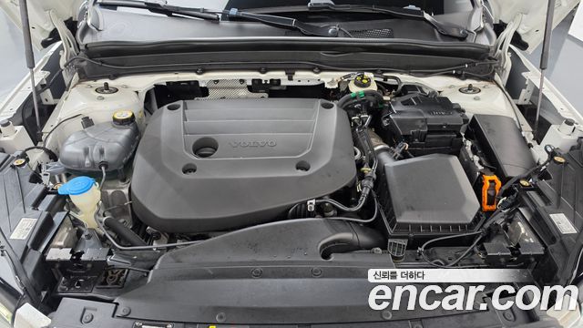 Volvo XC40 B4 Ultimate Bright 2023 — фото 6