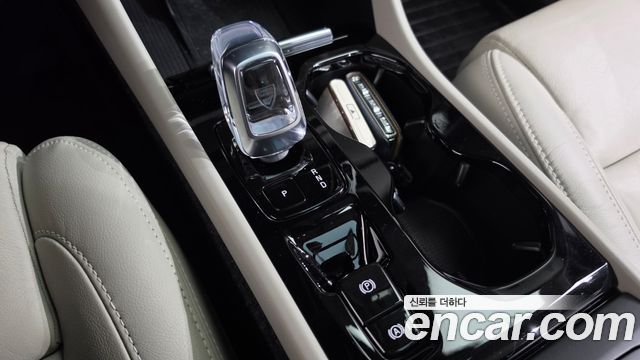 Volvo XC40 B4 Ultimate Bright 2023 — фото 9