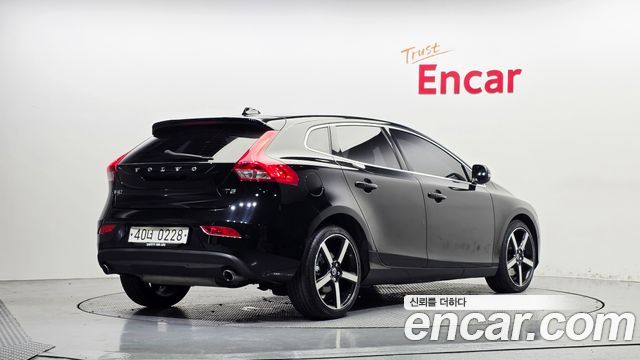 Volvo V40 T5 2nd 2016 — фото 2