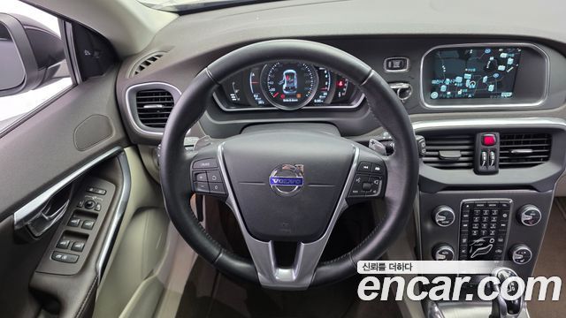 Volvo V40 T5 2nd 2016 — фото 17