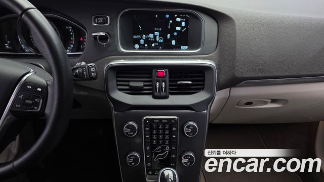 Volvo V40 T5 2nd 2016 — фото 19