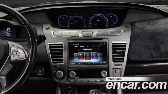 KG Mobility (SsangYong) Korando Turismo 4WD Outdoor Edition 9-seater 2016 — фото 7