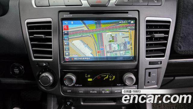 KG Mobility (SsangYong) Korando Turismo 4WD Outdoor Edition 9-seater 2016 — фото 14