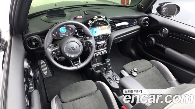 MINI Cooper S Convertible JCW 3rd 2024 — фото 7