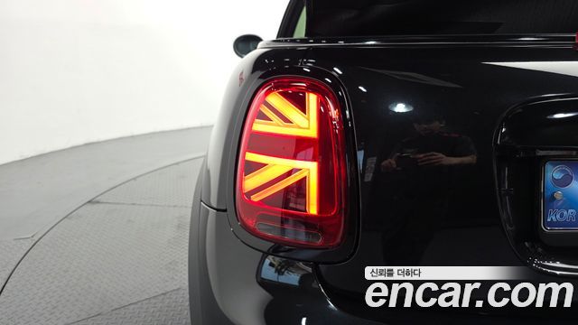 MINI Cooper S Convertible JCW 3rd 2024 — фото 23