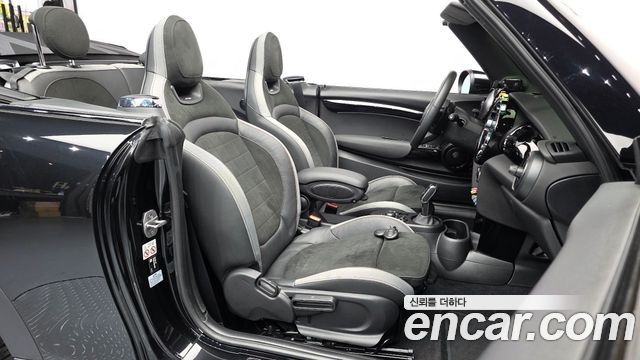 MINI Cooper S Convertible JCW 3rd 2024 — фото 26