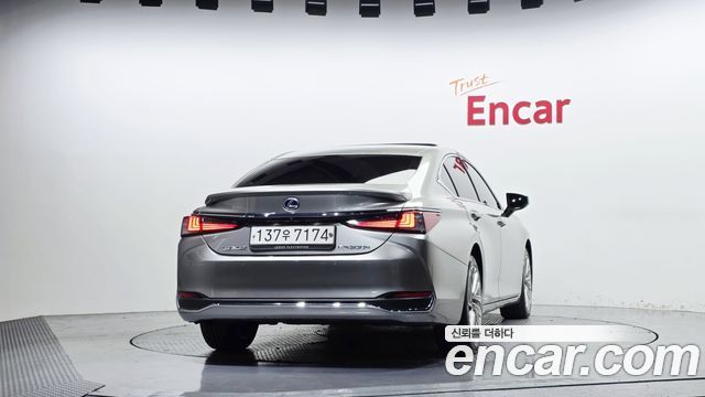 Lexus ES300h (VII) Luxury Plus 2021 — фото 4