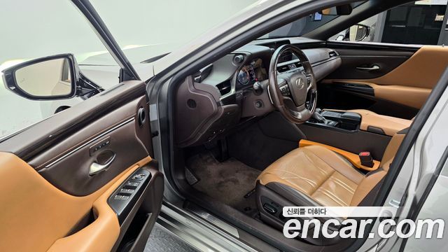 Lexus ES300h (VII) Luxury Plus 2021 — фото 10