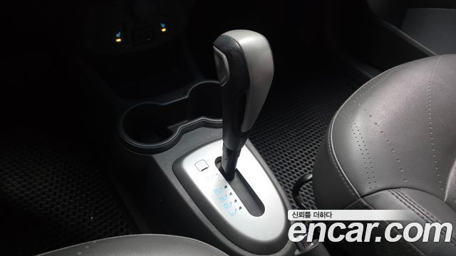 Chevrolet Spark Spark S LT 2015 — фото 9