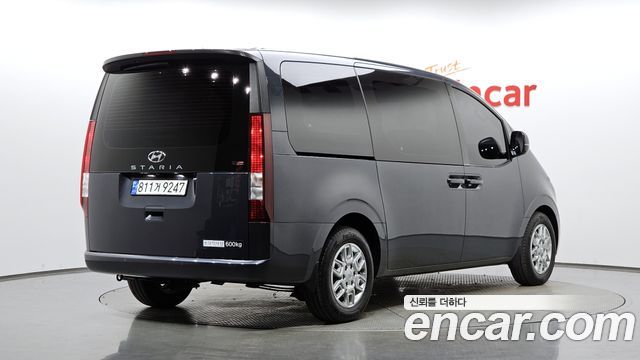 Hyundai Staria L3.5 Cargo 5-Seater Modern 2023 — фото 2