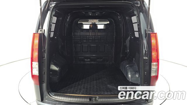 Hyundai Staria L3.5 Cargo 5-Seater Modern 2023 — фото 35