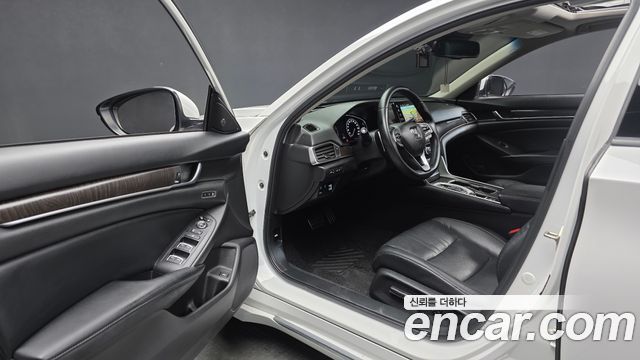 Honda Accord (X) 2.0 Turbo Sport 2018 — фото 10
