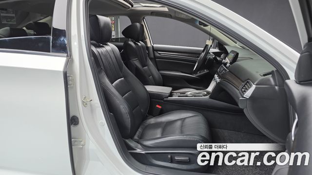 Honda Accord (X) 2.0 Turbo Sport 2018 — фото 11