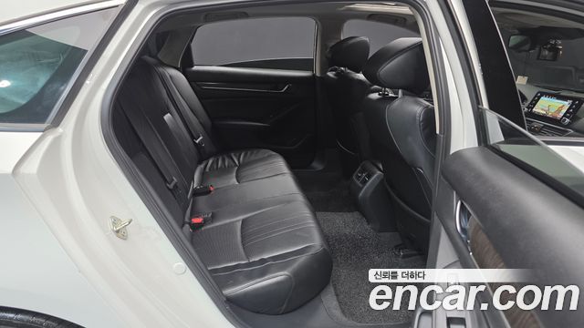 Honda Accord (X) 2.0 Turbo Sport 2018 — фото 12