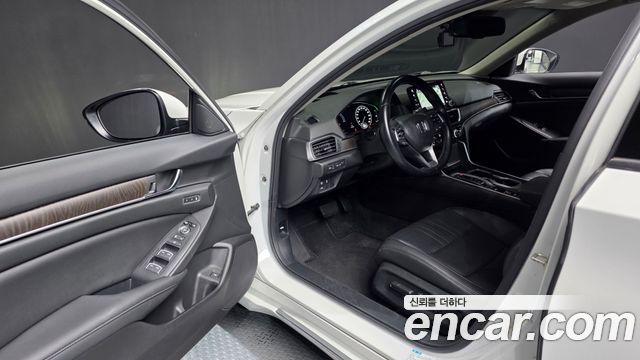 Honda Accord (X) 2.0 Hybrid Touring 2020 — фото 10