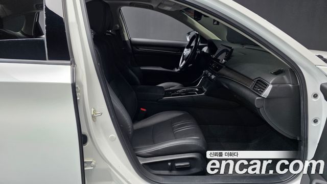 Honda Accord (X) 2.0 Hybrid Touring 2020 — фото 11