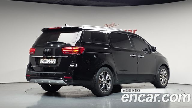 Kia Carnival 9-Seater Prstige 2019 — фото 2