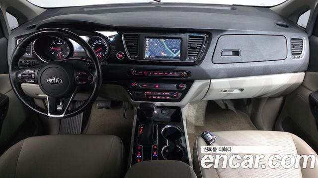 Kia Carnival 9-Seater Prstige 2019 — фото 7