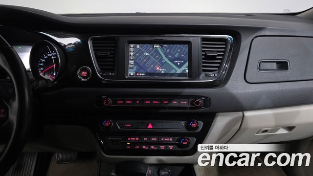 Kia Carnival 9-Seater Prstige 2019 — фото 14