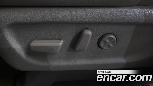 Kia Carnival 9-Seater Prstige 2019 — фото 19