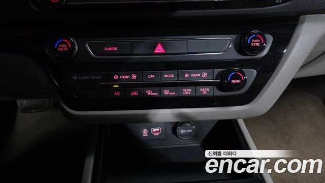 Kia Carnival 9-Seater Prstige 2019 — фото 20
