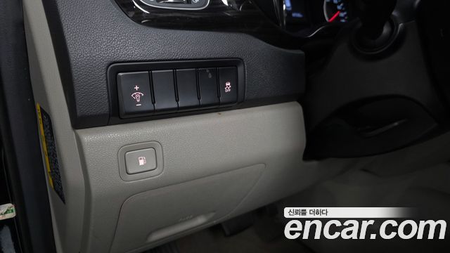 Kia Carnival 9-Seater Prstige 2019 — фото 28