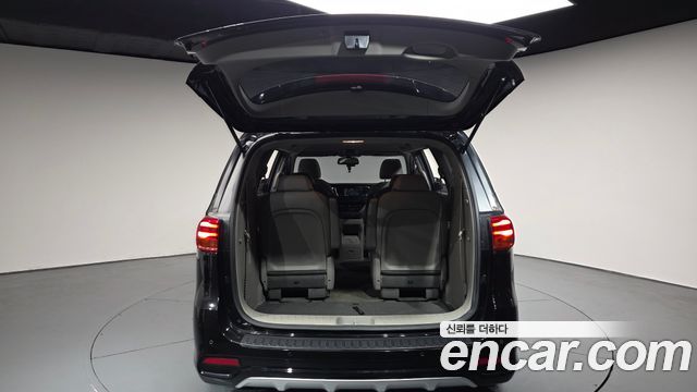 Kia Carnival 9-Seater Prstige 2019 — фото 35