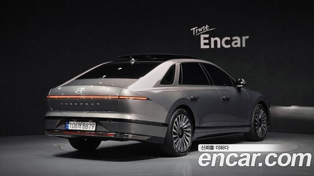 Hyundai Grandeur (GN7) 2,5 Gasoline 2WD Calligraphy 2023 — фото 2
