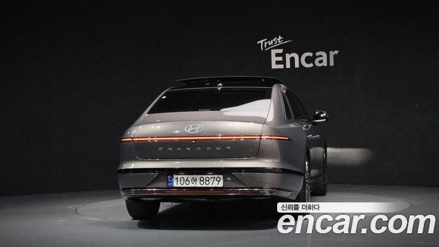 Hyundai Grandeur (GN7) 2,5 Gasoline 2WD Calligraphy 2023 — фото 4