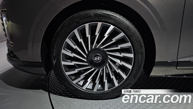 Hyundai Grandeur (GN7) 2,5 Gasoline 2WD Calligraphy 2023 — фото 5