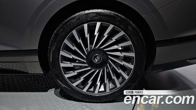 Hyundai Grandeur (GN7) 2,5 Gasoline 2WD Calligraphy 2023 — фото 21