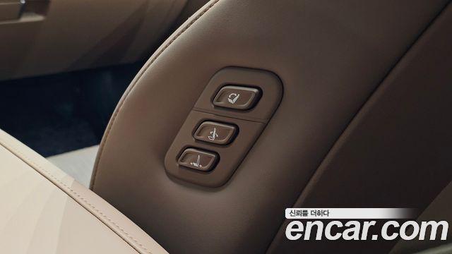 Hyundai Grandeur (GN7) 2,5 Gasoline 2WD Calligraphy 2023 — фото 28