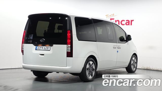 Hyundai Staria Tourer 9-Seater Modern 2023 — фото 2