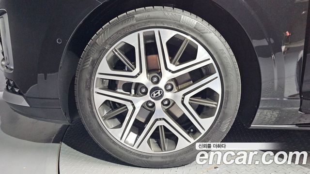 Hyundai Grandeur (GN7) 2,5 Gasoline 2WD Exclusive 2023 — фото 5