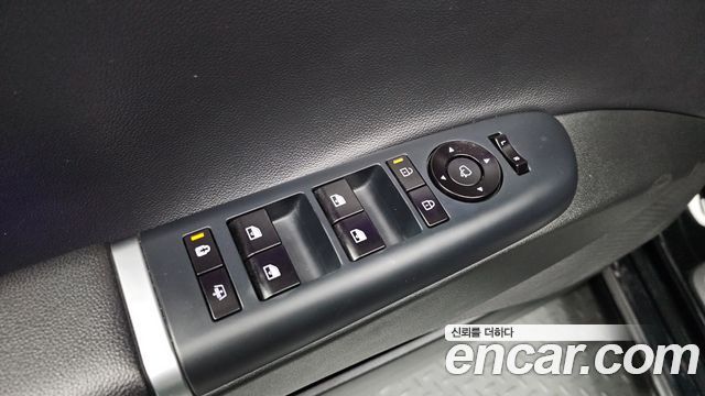 Hyundai Grandeur (GN7) 2,5 Gasoline 2WD Exclusive 2023 — фото 13