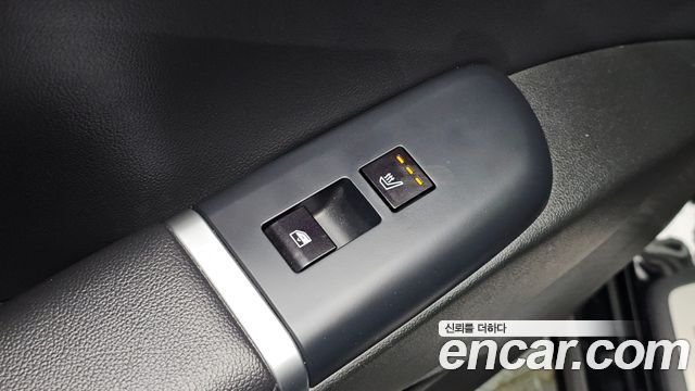 Hyundai Grandeur (GN7) 2,5 Gasoline 2WD Exclusive 2023 — фото 31