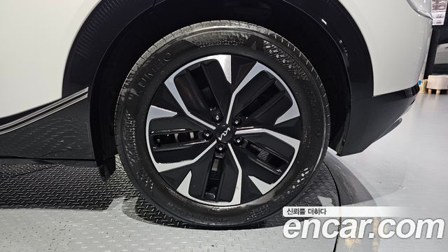 Kia EV6 Standard 4WD Earth 2023 — фото 21