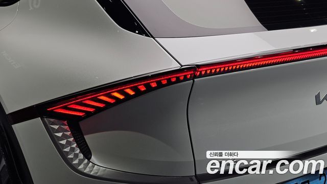 Kia EV6 Standard 4WD Earth 2023 — фото 23