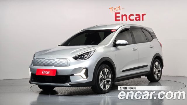 Kia Niro Plus Air 2022 — фото 1