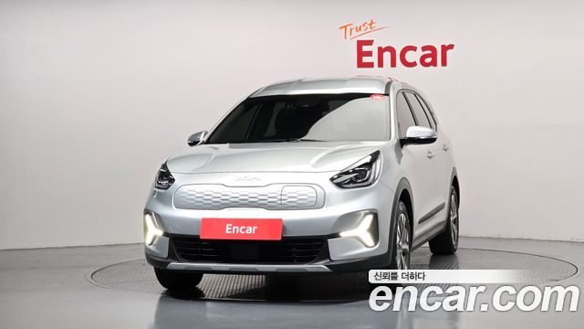 Kia Niro Plus Air 2022 — фото 3