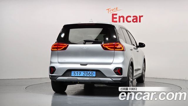 Kia Niro Plus Air 2022 — фото 4