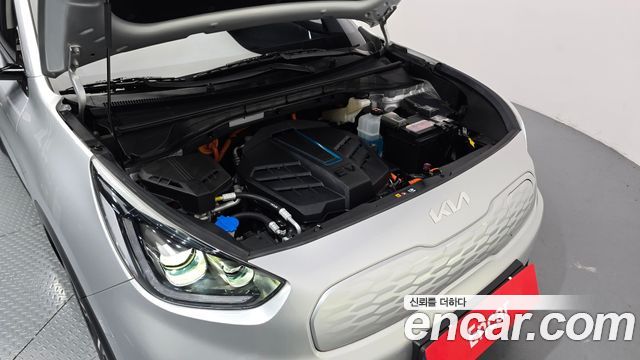 Kia Niro Plus Air 2022 — фото 6