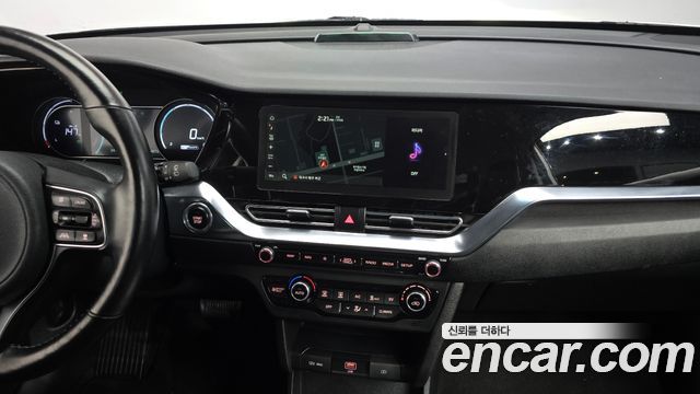 Kia Niro Plus Air 2022 — фото 13