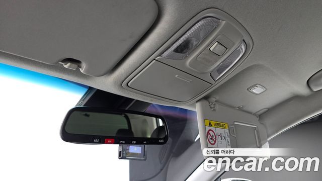 Kia Niro Plus Air 2022 — фото 18