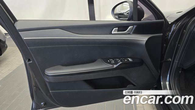 Kia K5 (III) 2.0 Prestige 2021 — фото 24