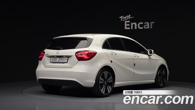 Mercedes-Benz A-Class (W176) A200 2018 — фото 2