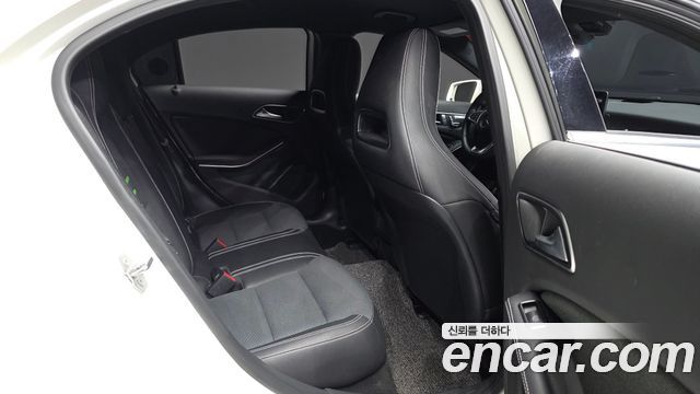 Mercedes-Benz A-Class (W176) A200 2018 — фото 12