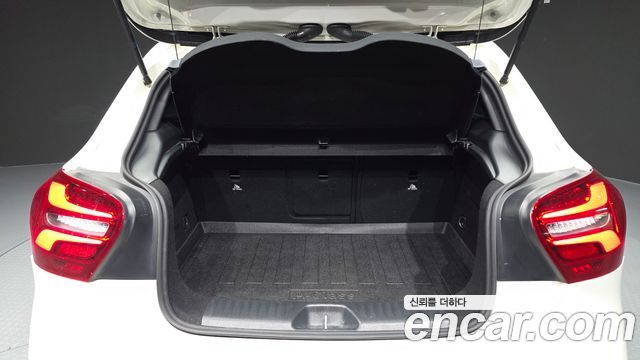 Mercedes-Benz A-Class (W176) A200 2018 — фото 20